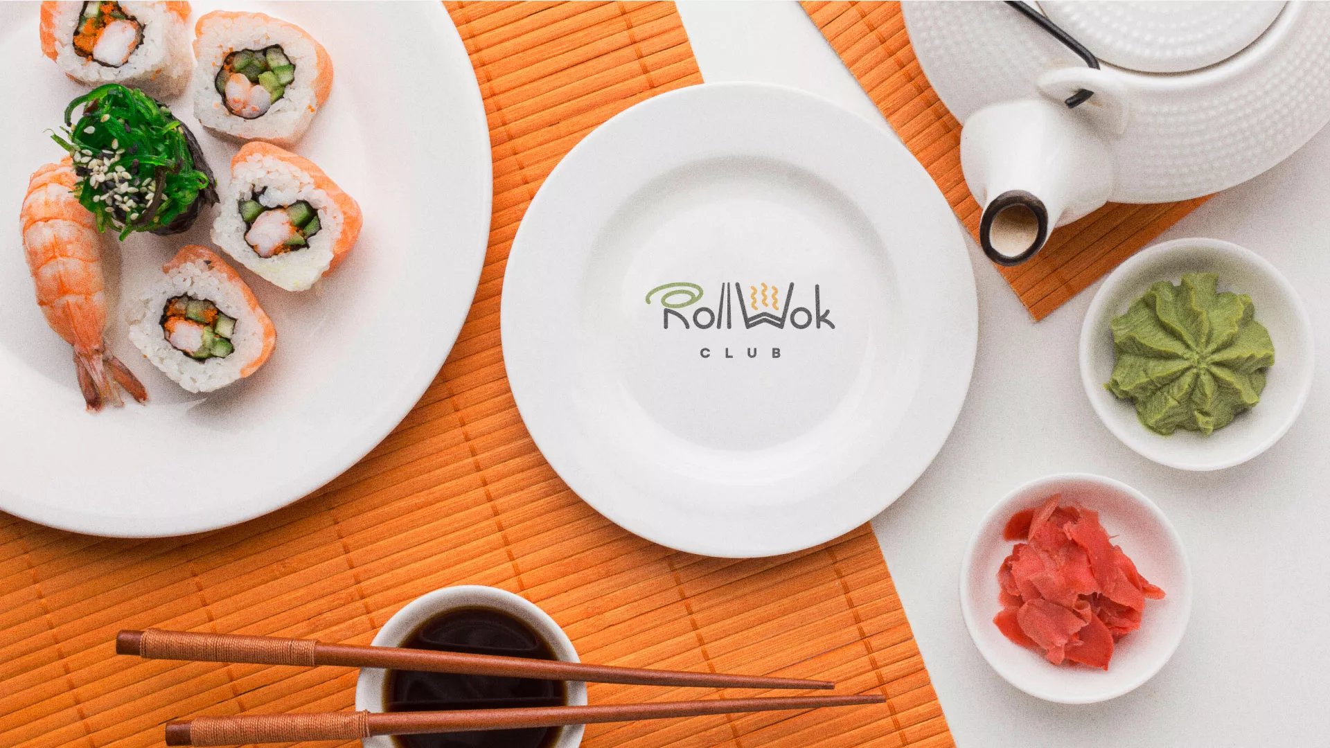 Разработка логотипа и фирменного стиля суши-бара «Roll Wok Club» в Нягане